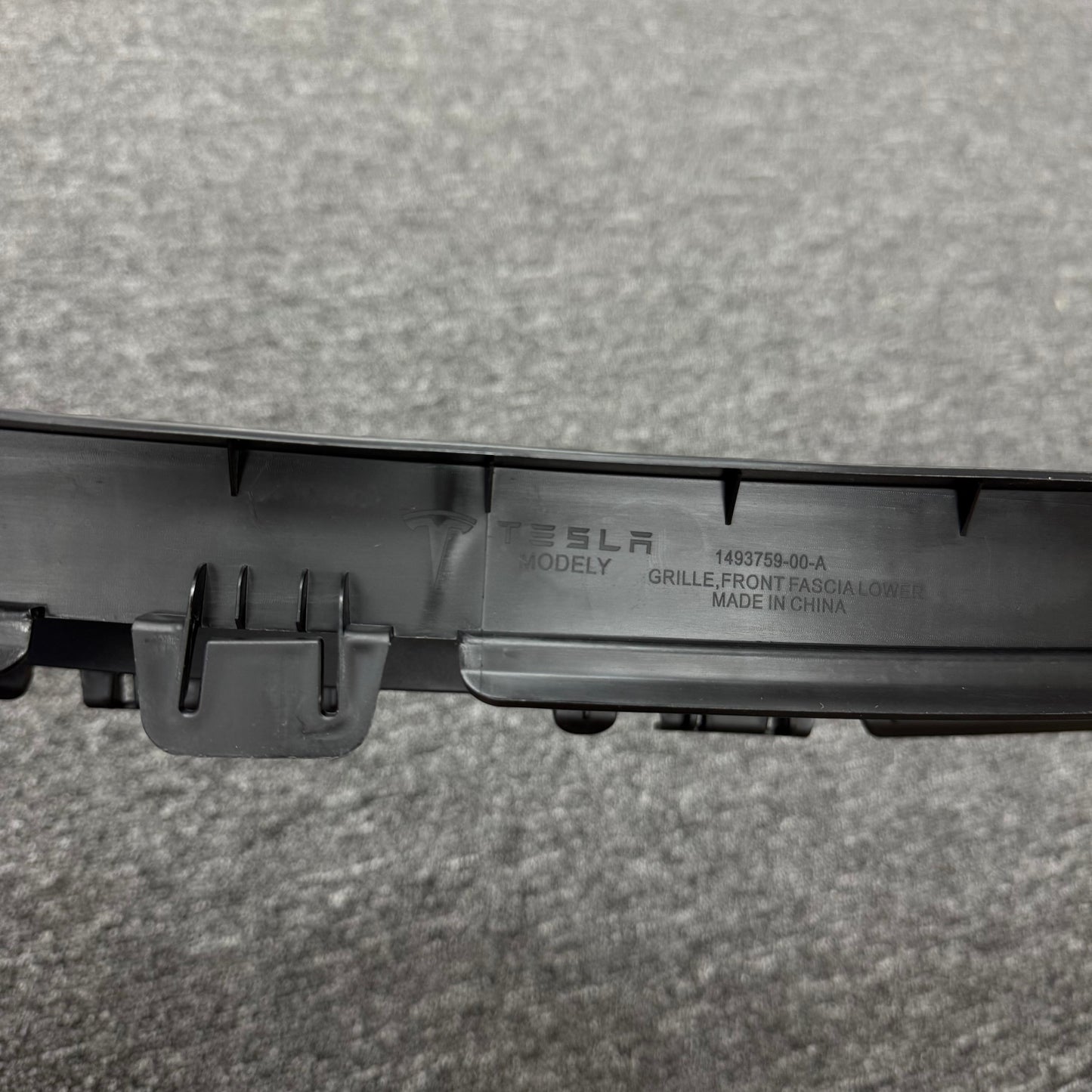OEM For 2020-2024 Tesla Model Y 1493759-00-A Front Bumper Lower Center Grille
