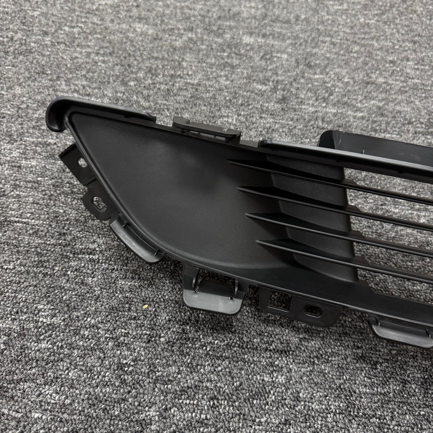OEM For 2020-2024 Tesla Model Y 1493759-00-A Front Bumper Lower Center Grille