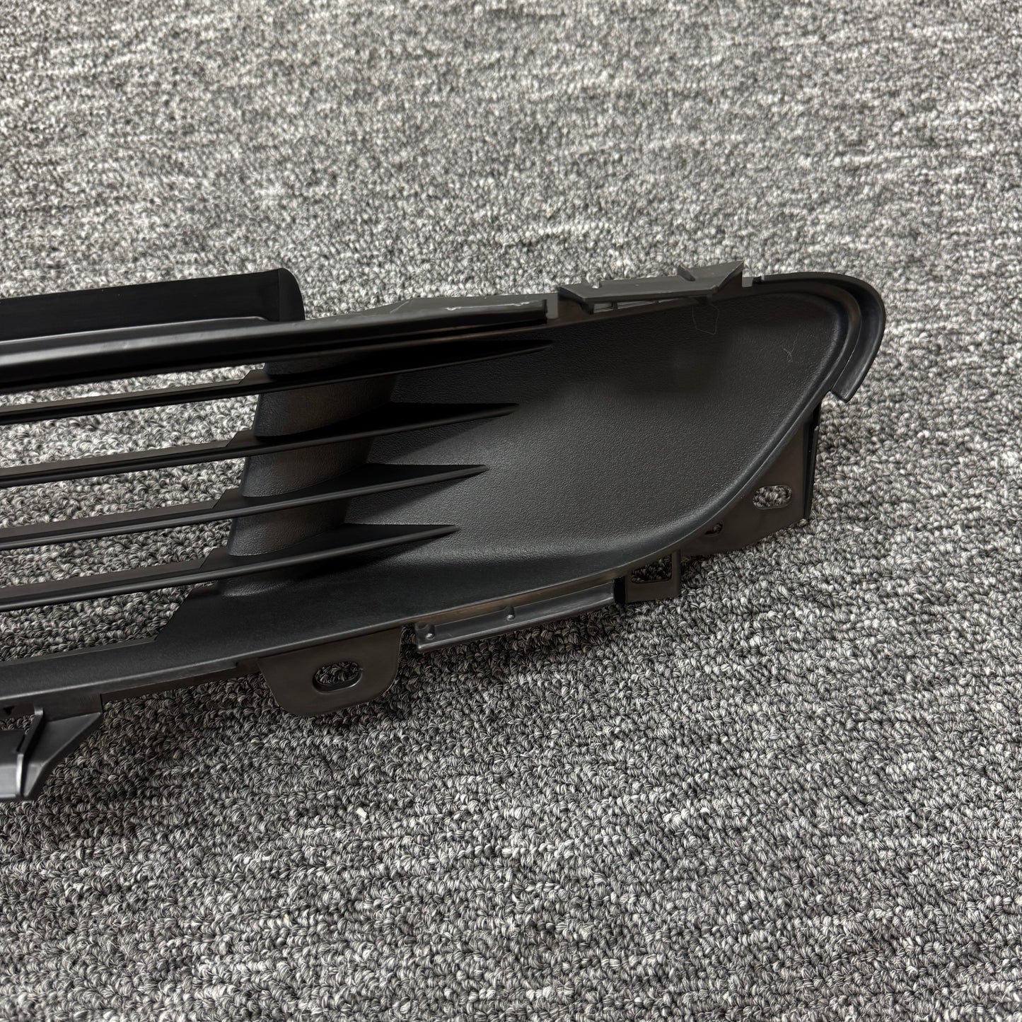 OEM For 2017-2023 Tesla Model 3 Front Bumper Lower Center Grille 1516848-00-A