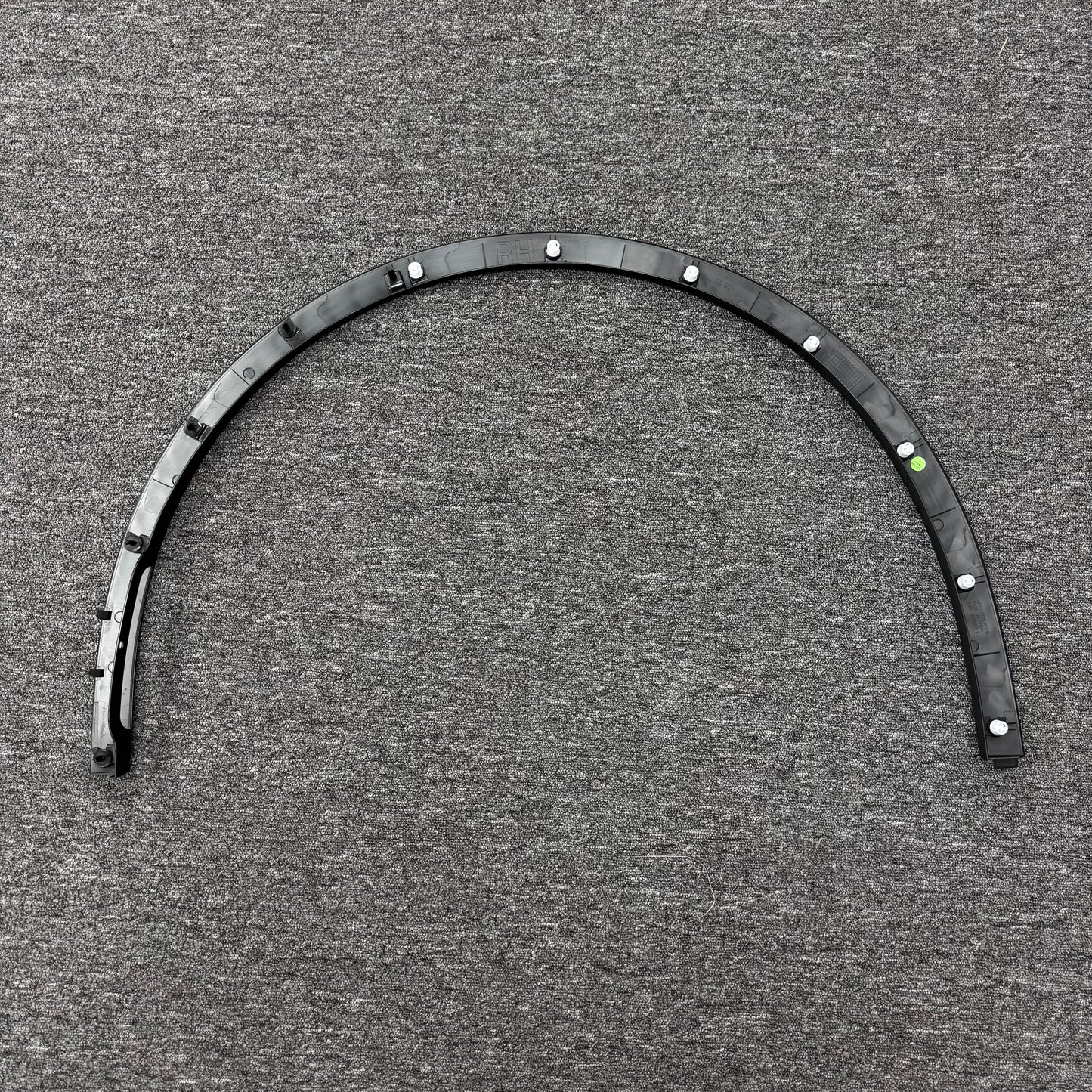 OEM 2020-2024 Tesla Model Y 1494186-00-C Front Right Fender Wheel Arch Molding