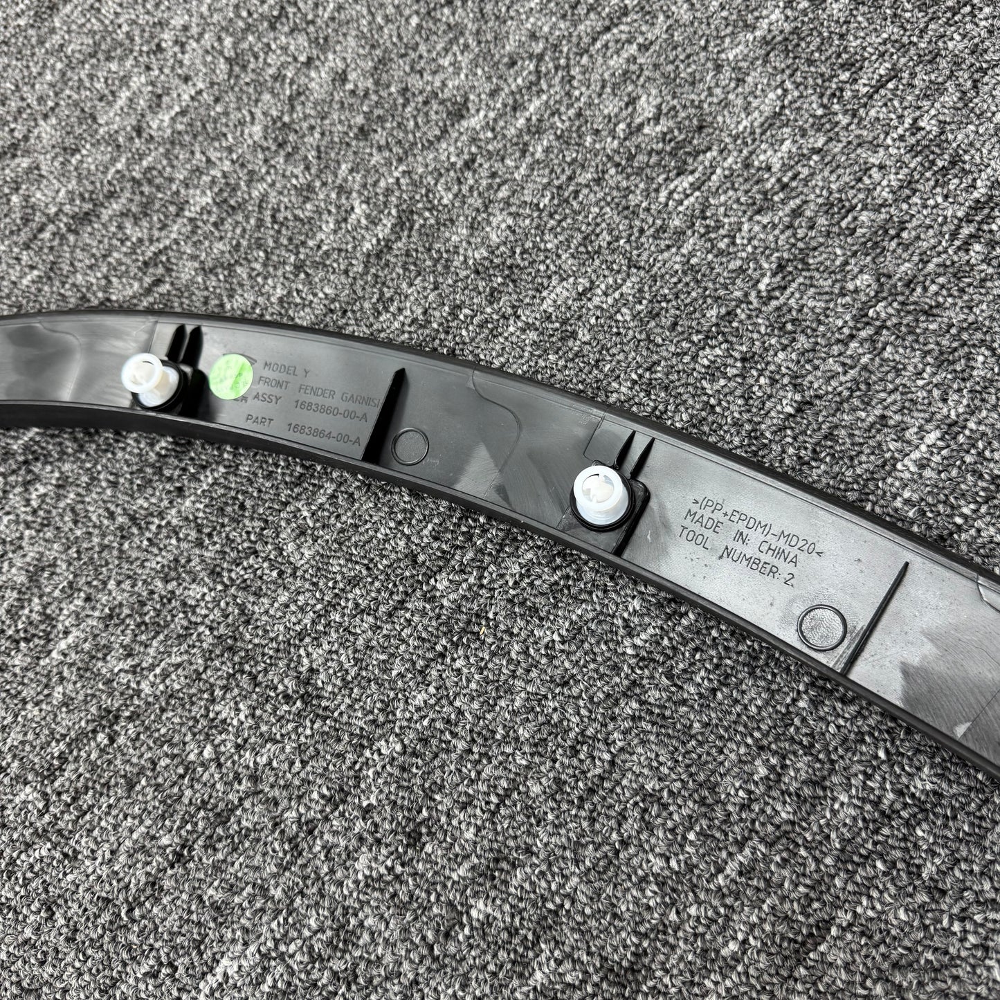 OEM 2020-2024 Tesla Model Y 1494186-00-C Front Right Fender Wheel Arch Molding
