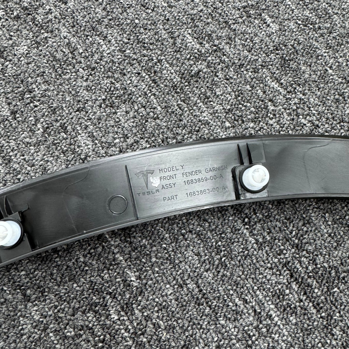 OEM 2020-2024 Tesla Model Y 1494185-00-C Front left Side Fender Wheel Molding