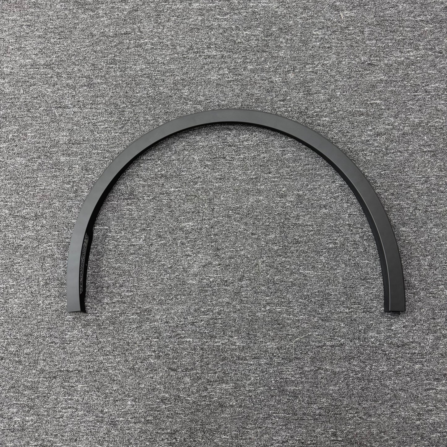 OEM 2020-2024 Tesla Model Y 1494185-00-C Front left Side Fender Wheel Molding
