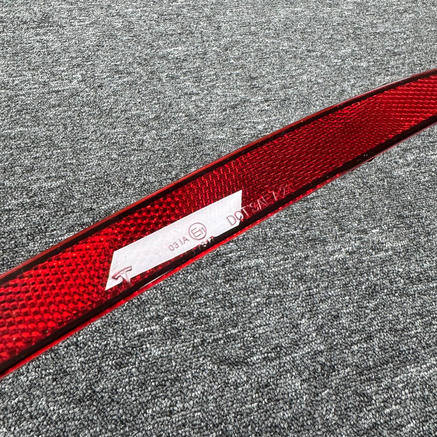 OEM Tesla Model Y 2020-2024 Rear Right/Passenger 1626227-00-A Bumper Reflector