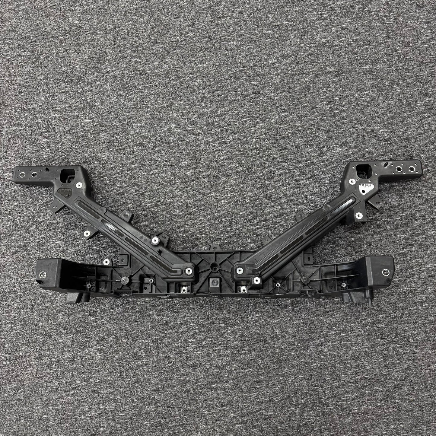 OEM For 2024 2025 Tesla Model 3 Front Radiator Support Bracket 1711743-00-F