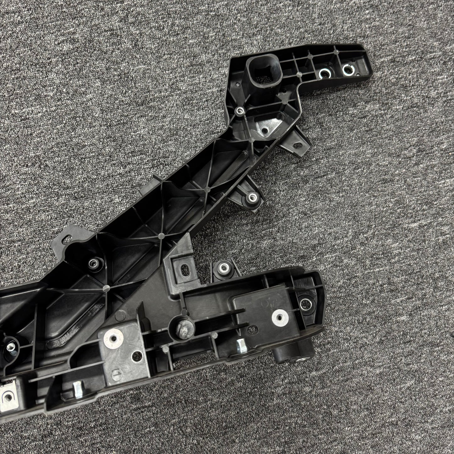 OEM For 2024 2025 Tesla Model 3 Front Radiator Support Bracket 1711743-00-F