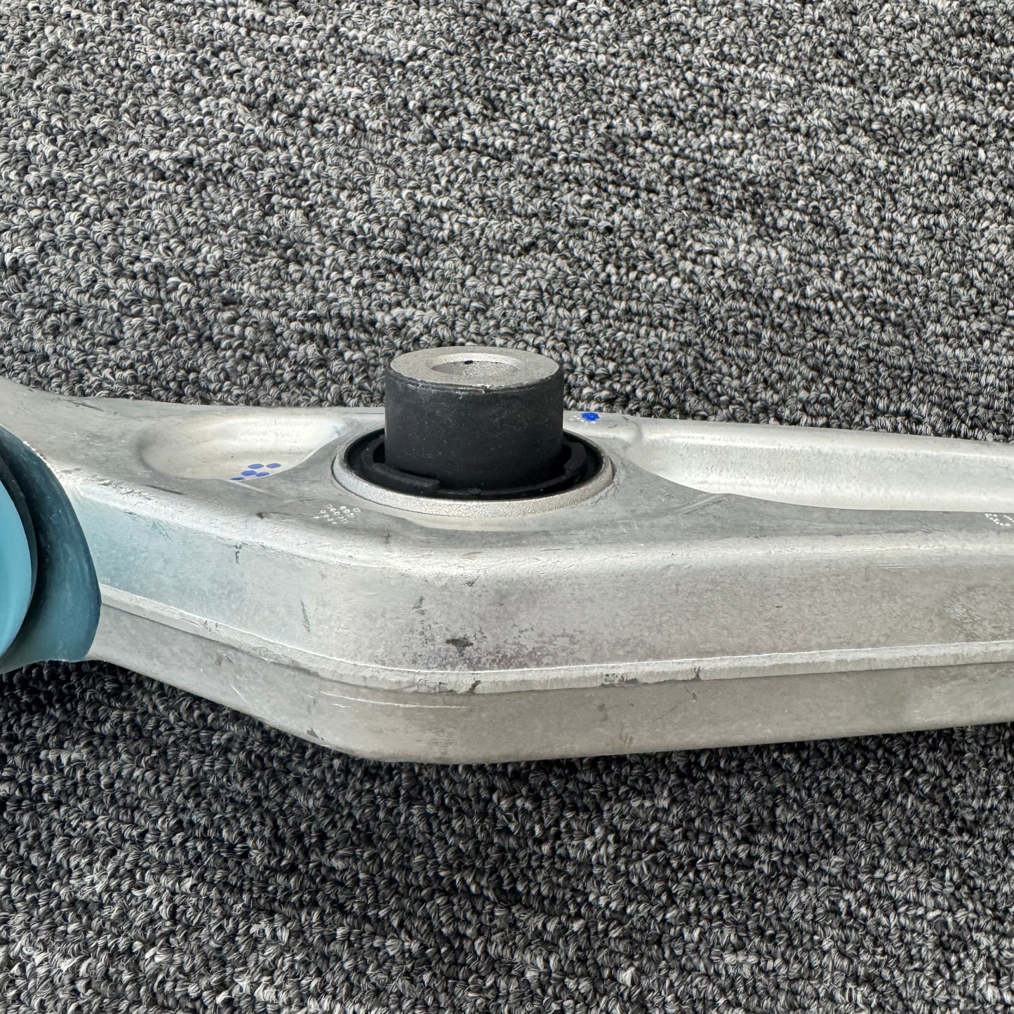 OEM For Tesla 2017-2023 Model 3 Front Left Right Lower Control Arm 1044341-00-D