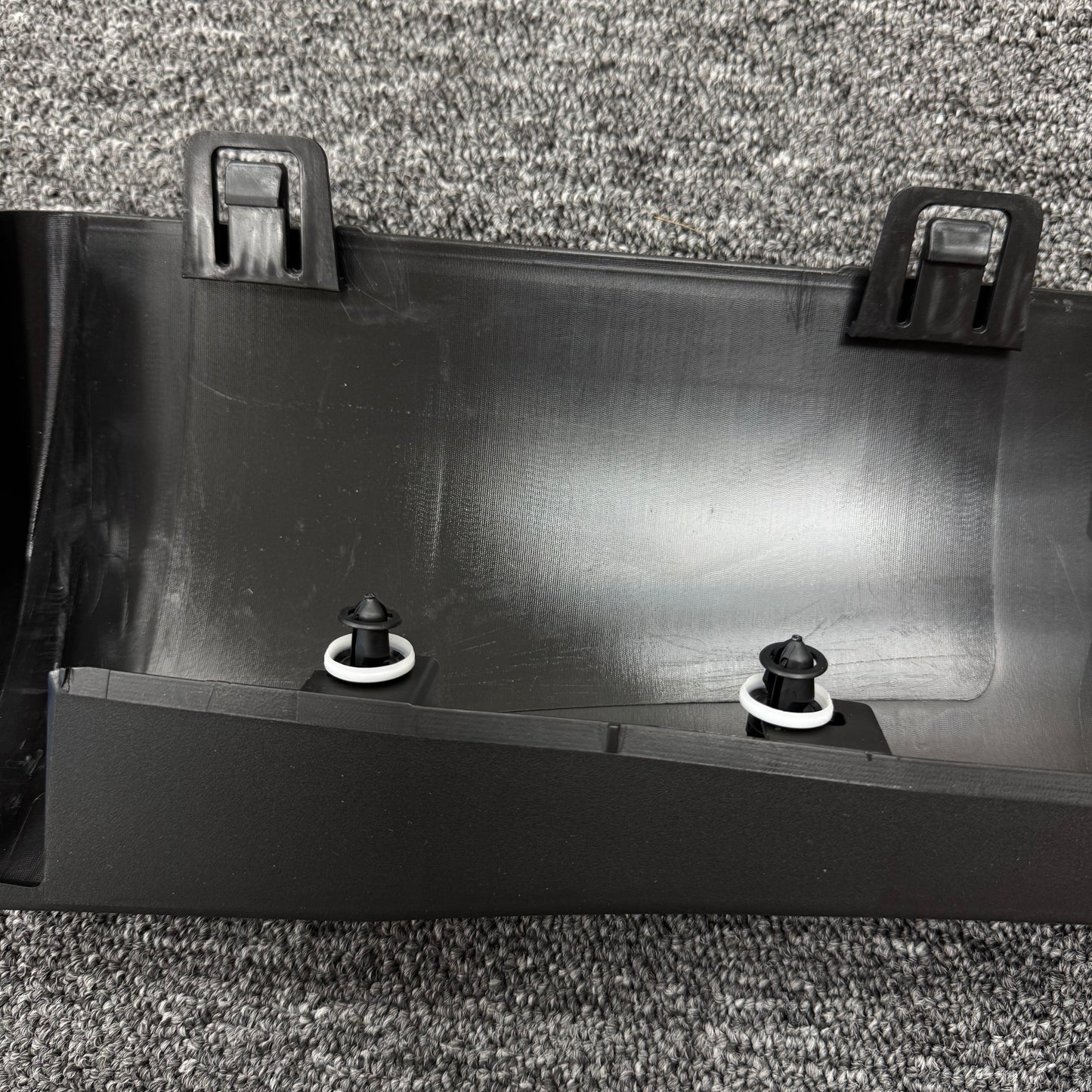 OEM For 2020-2024 Tesla Model Y left Side Skirt Lower Rocker Molding Cover