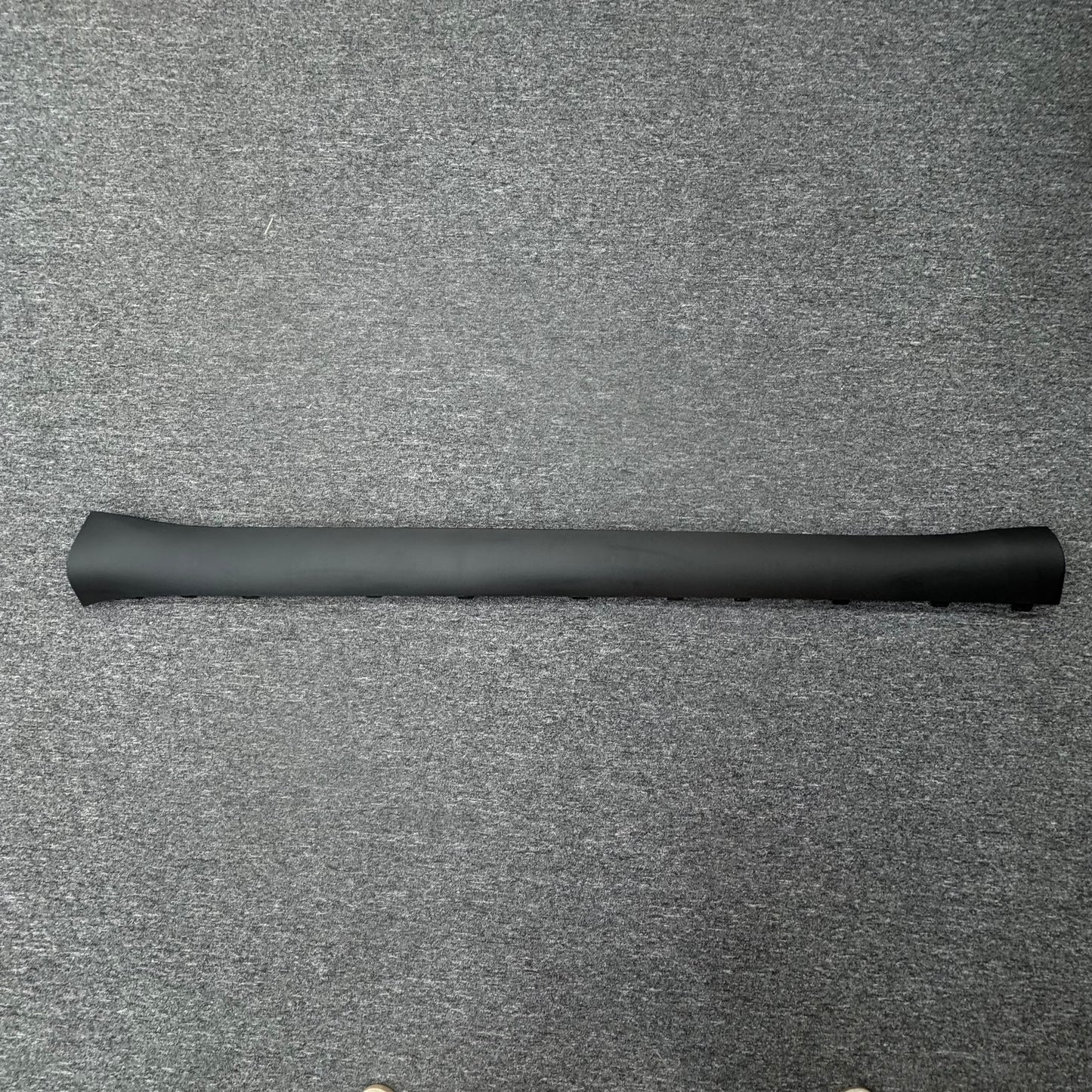 OEM For 2020-2024 Tesla Model Y Right Side Skirt Lower Rocker Molding Cover