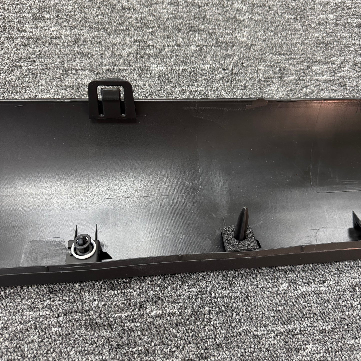 OEM For 2020-2024 Tesla Model Y Right Side Skirt Lower Rocker Molding Cover