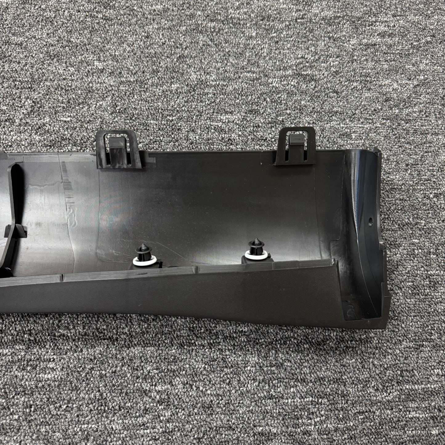 OEM For 2020-2024 Tesla Model Y Right Side Skirt Lower Rocker Molding Cover