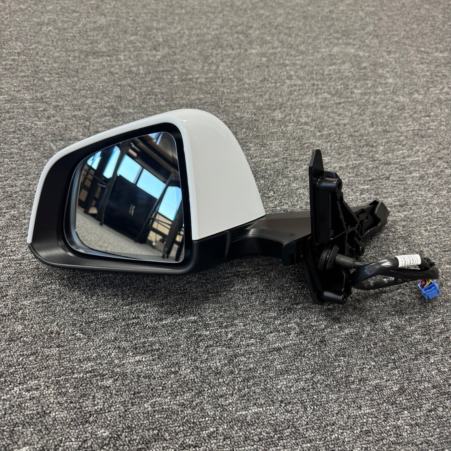 OEM For 2020-2023 Tesla Model Y Front Left Wing Mirror Assembly 1609790-00-D