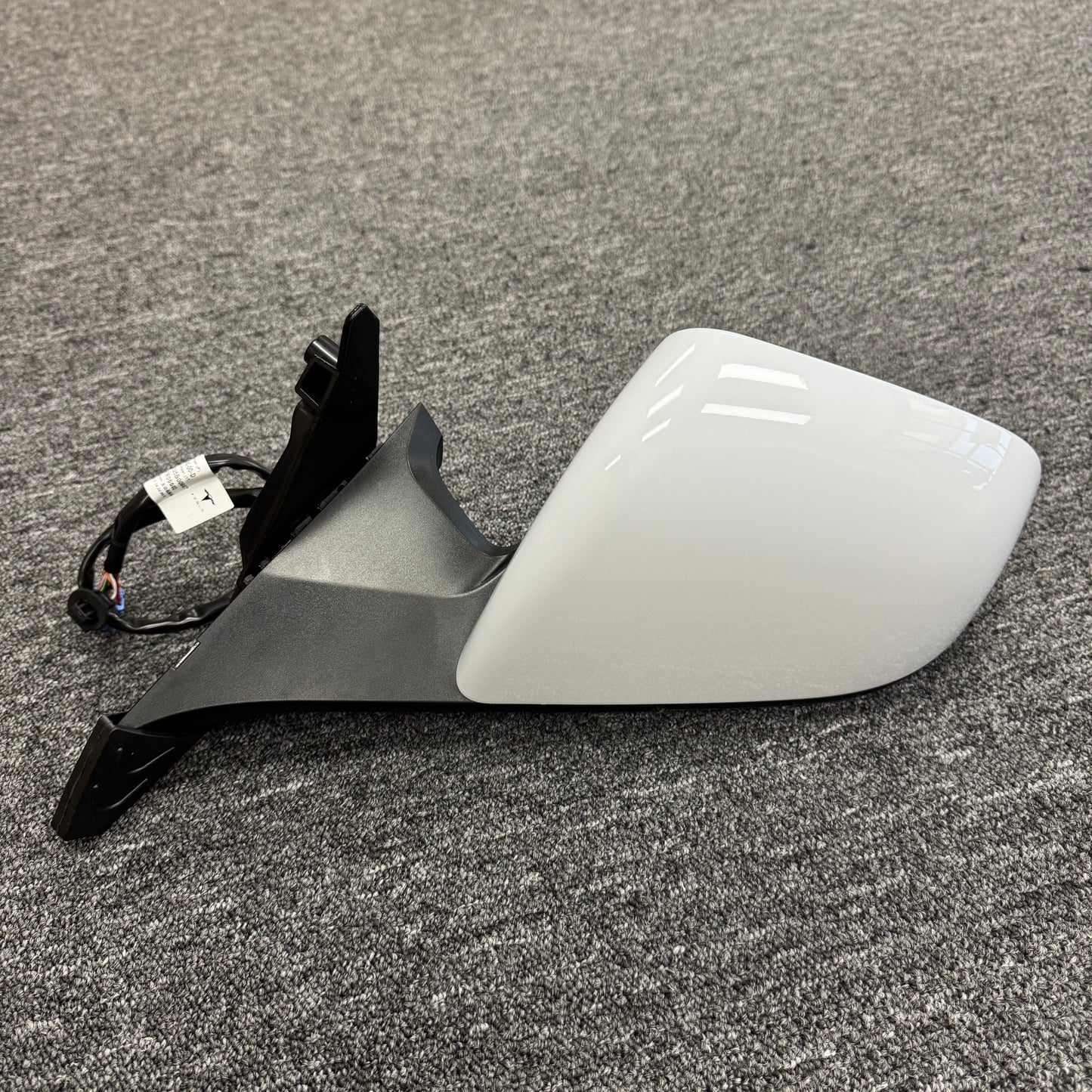 OEM For 2020-2023 Tesla Model Y Front Left Wing Mirror Assembly 1609790-00-D