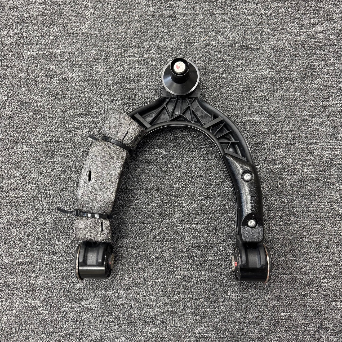OEM For Tesla Model Y/Model 3 Front Left Upper Control Arm Assembly 1044321-00-J