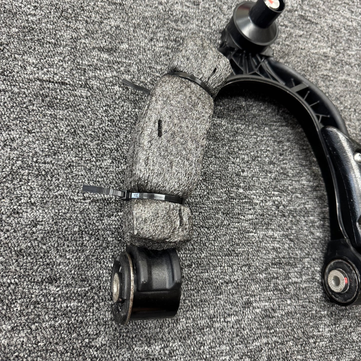 OEM For Tesla Model Y/Model 3 Front Left Upper Control Arm Assembly 1044321-00-J