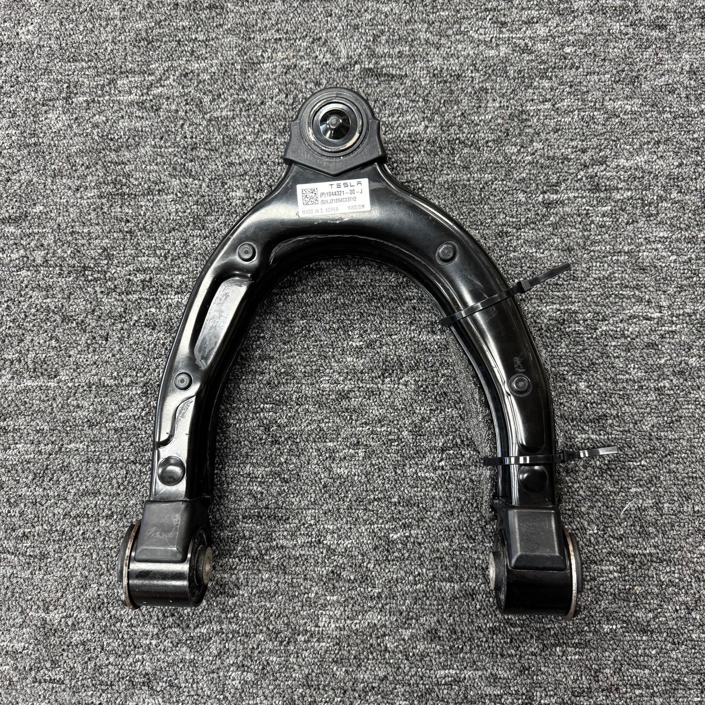 OEM For Tesla Model Y/Model 3 Front Left Upper Control Arm Assembly 1044321-00-J