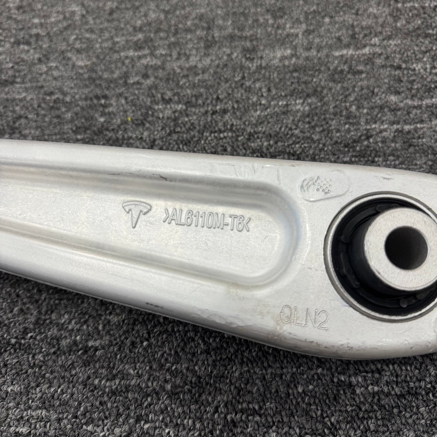 OEM For Tesla 2020-2025 Model Y Front Left/Right Lower Control Arm 1188341-00-C