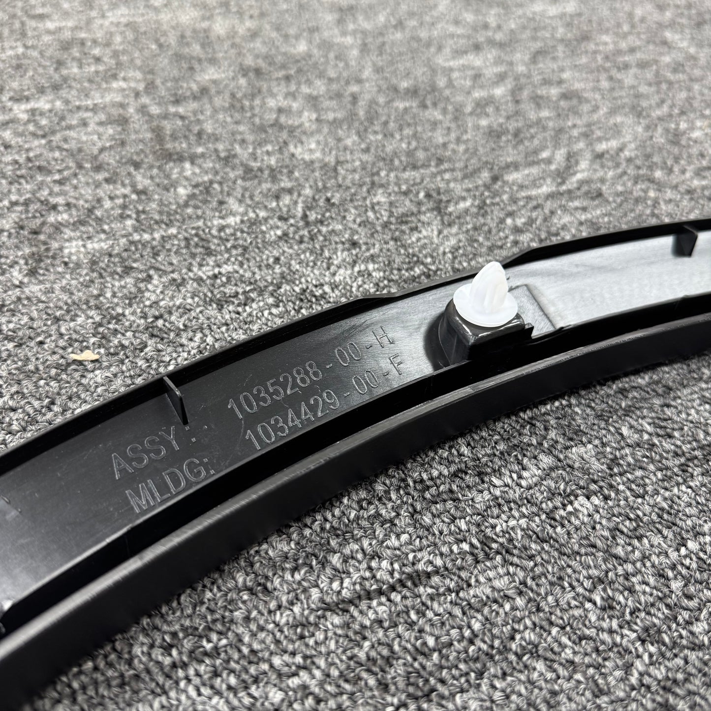 OEM For 2016-2020 Tesla Model X Front Left Wheel Fender Garnish Flare Molding