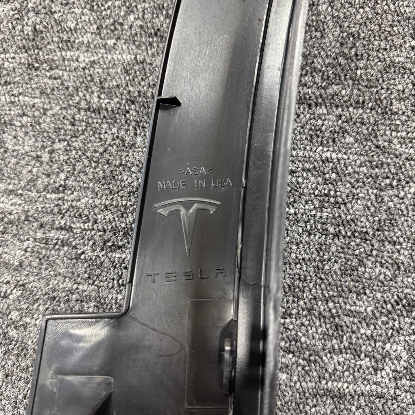 OEM For 2016-2020 Tesla Model X Front Left Fender Flare Molding 1035288-00-H