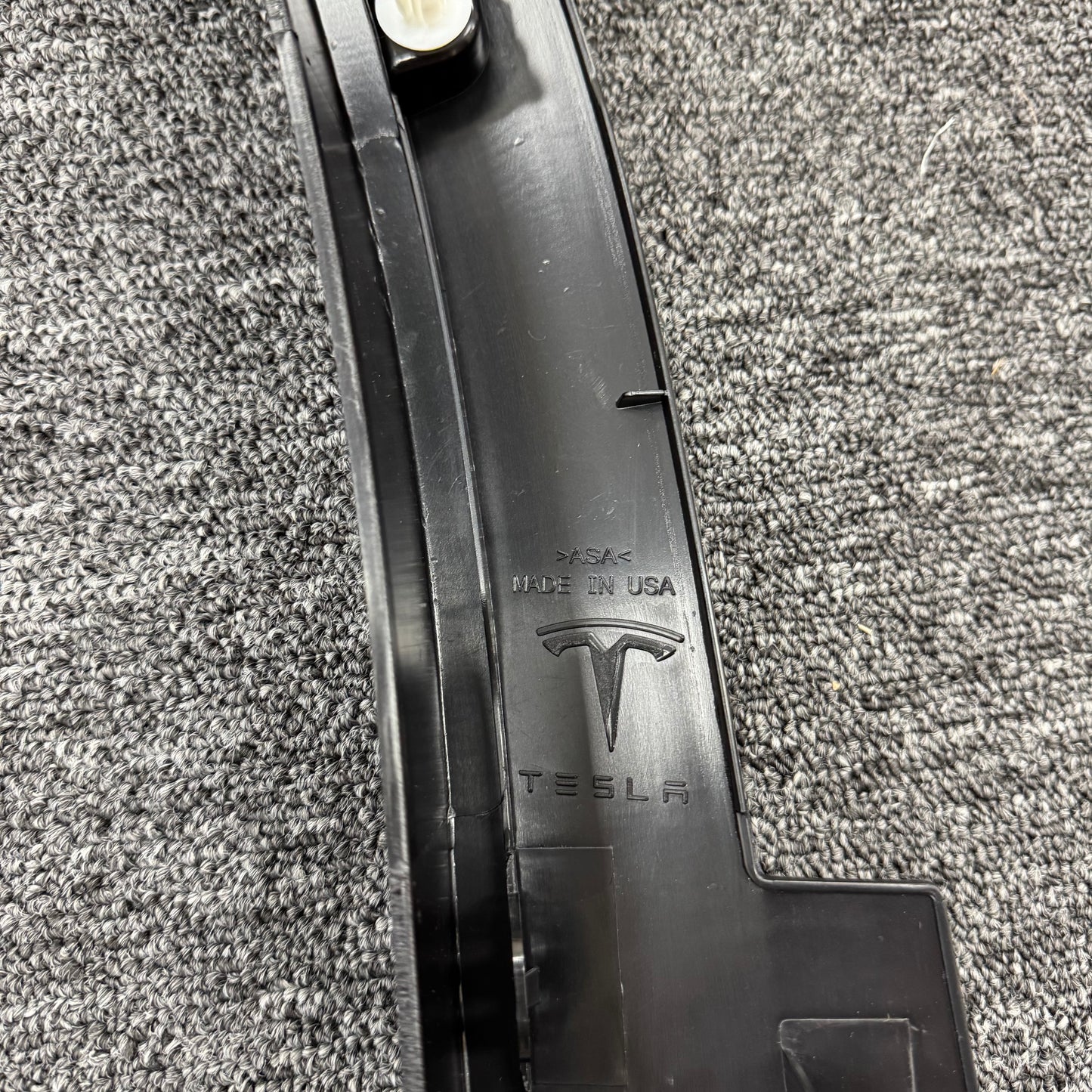OEM For 2016-2020 Tesla Model X Front Right Wheel Fender Garnish Flare Molding