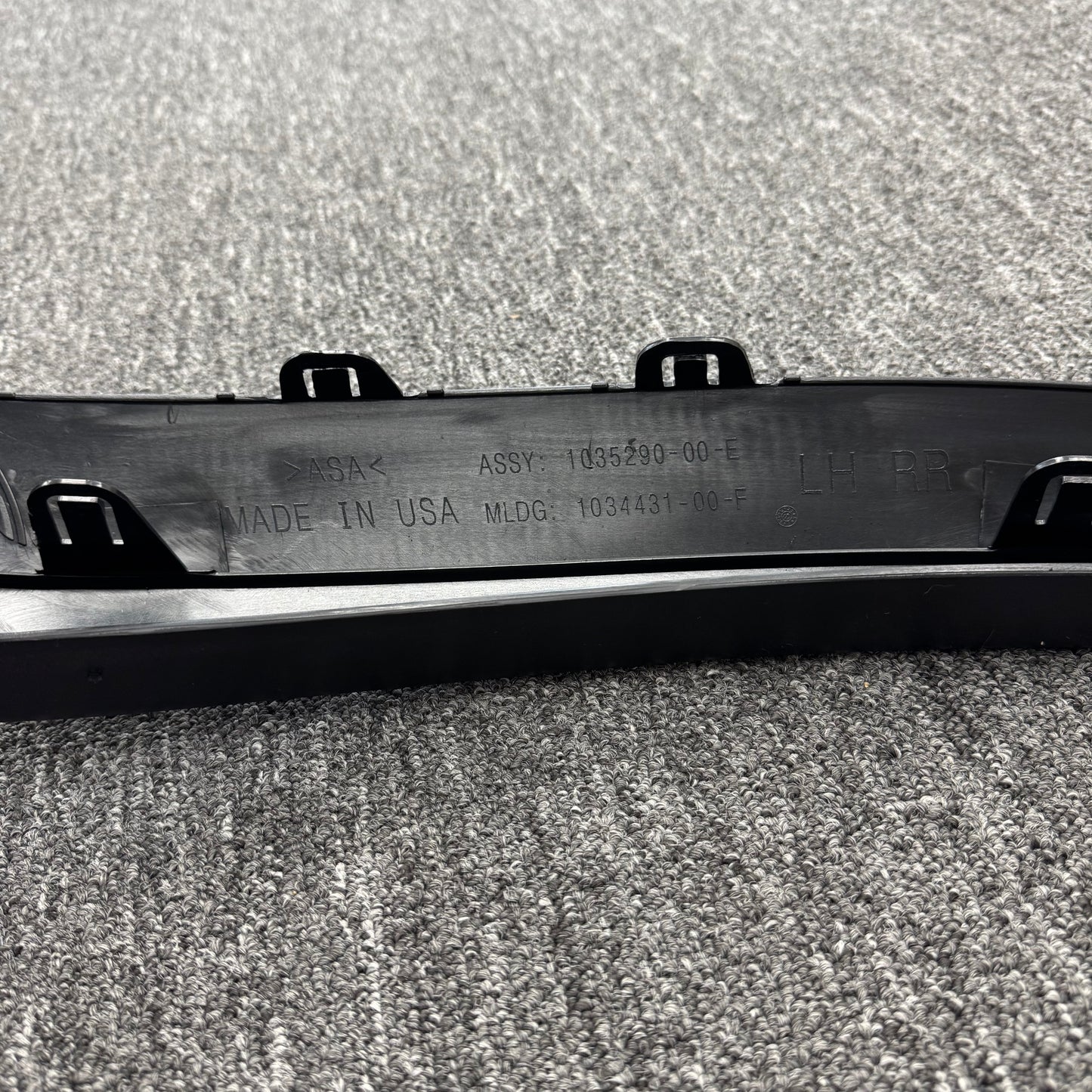 OEM For 2016-2023 Tesla Model X Rear Left Flare Wheel Arch Molding 1035290-00-E