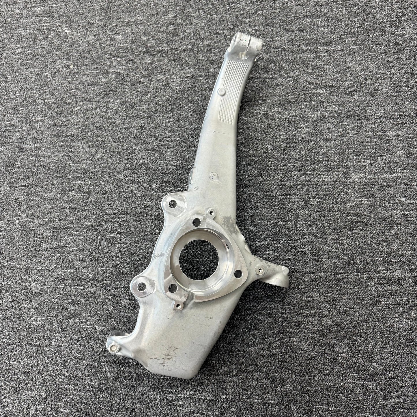 OEM For 2017-2023 Tesla Model 3 Front Right Steering Knuckle 1044316-00-E
