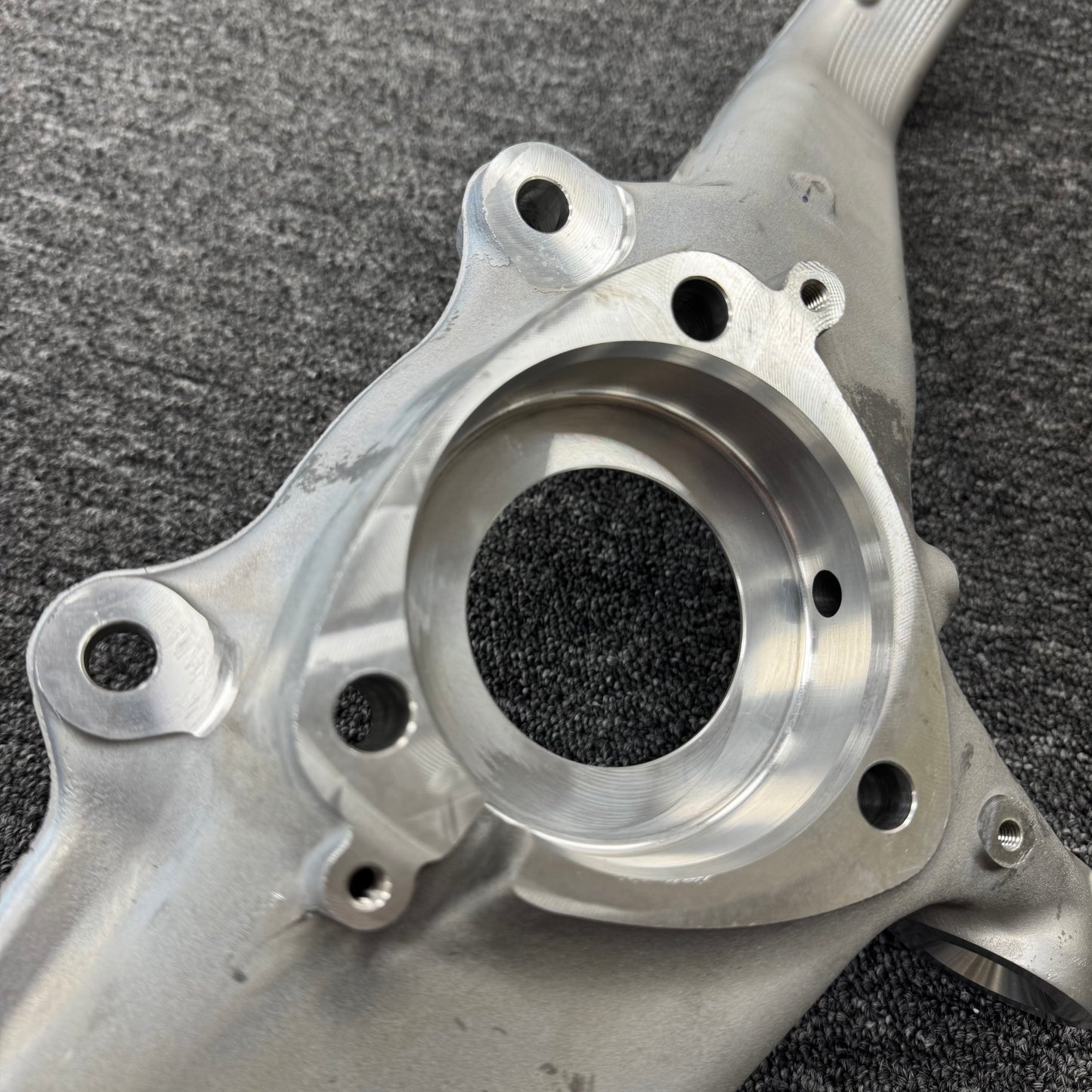 OEM For 2017-2023 Tesla Model 3 Front Right Steering Knuckle 1044316-00-E