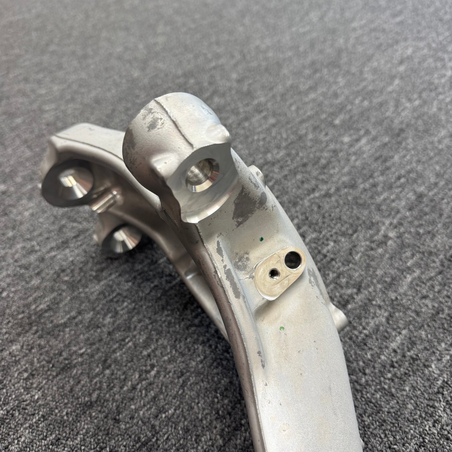OEM For 2017-2023 Tesla Model 3 Front Right Steering Knuckle 1044316-00-E