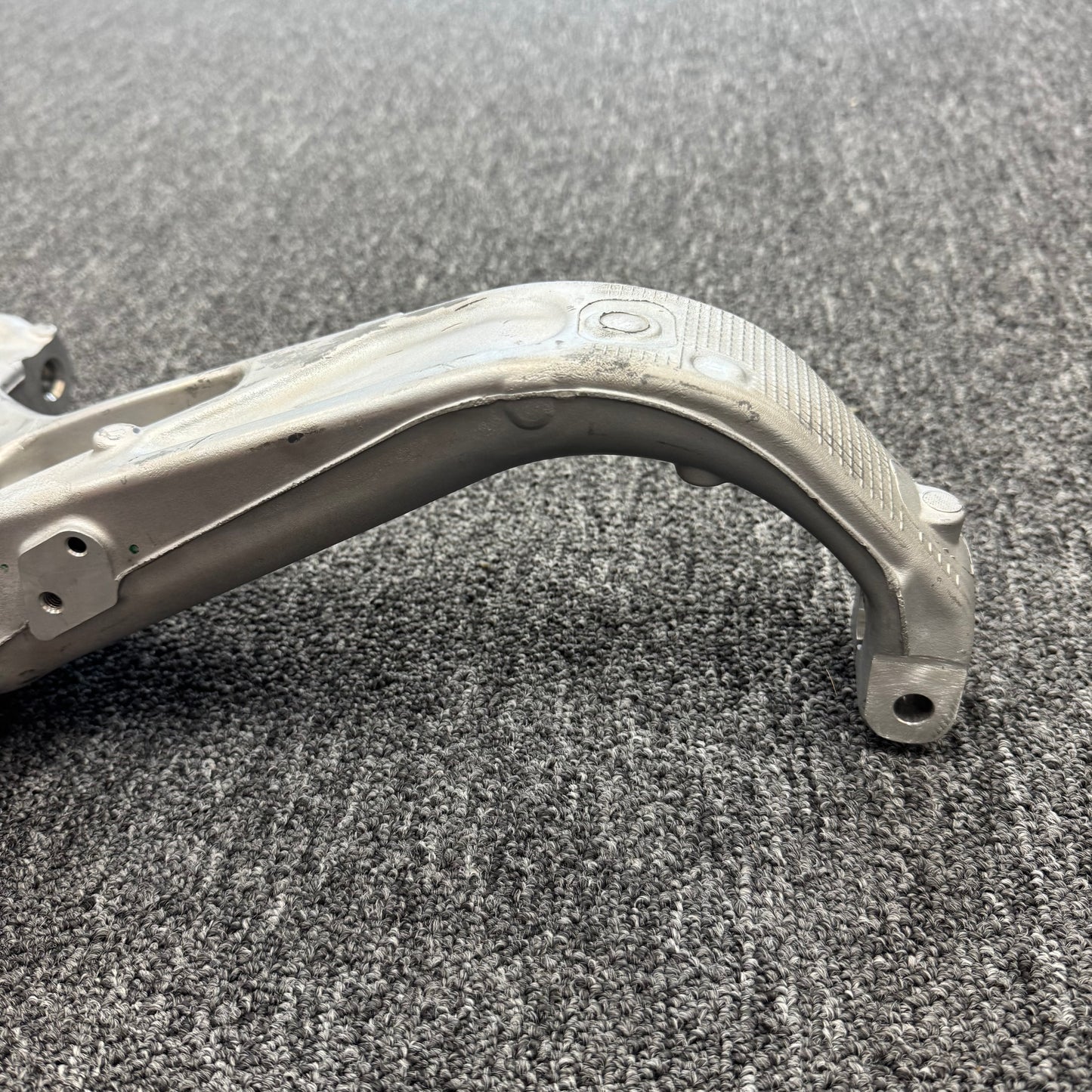 OEM For 2017-2023 Tesla Model 3 Front Right Steering Knuckle 1044316-00-E