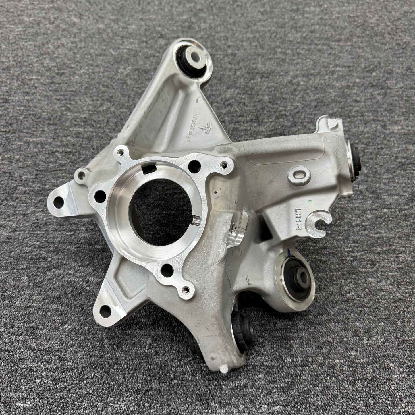 OEM For Tesla 2020-2023  Model Y Rear Left LH Steering Knuckle 1188411-00-F