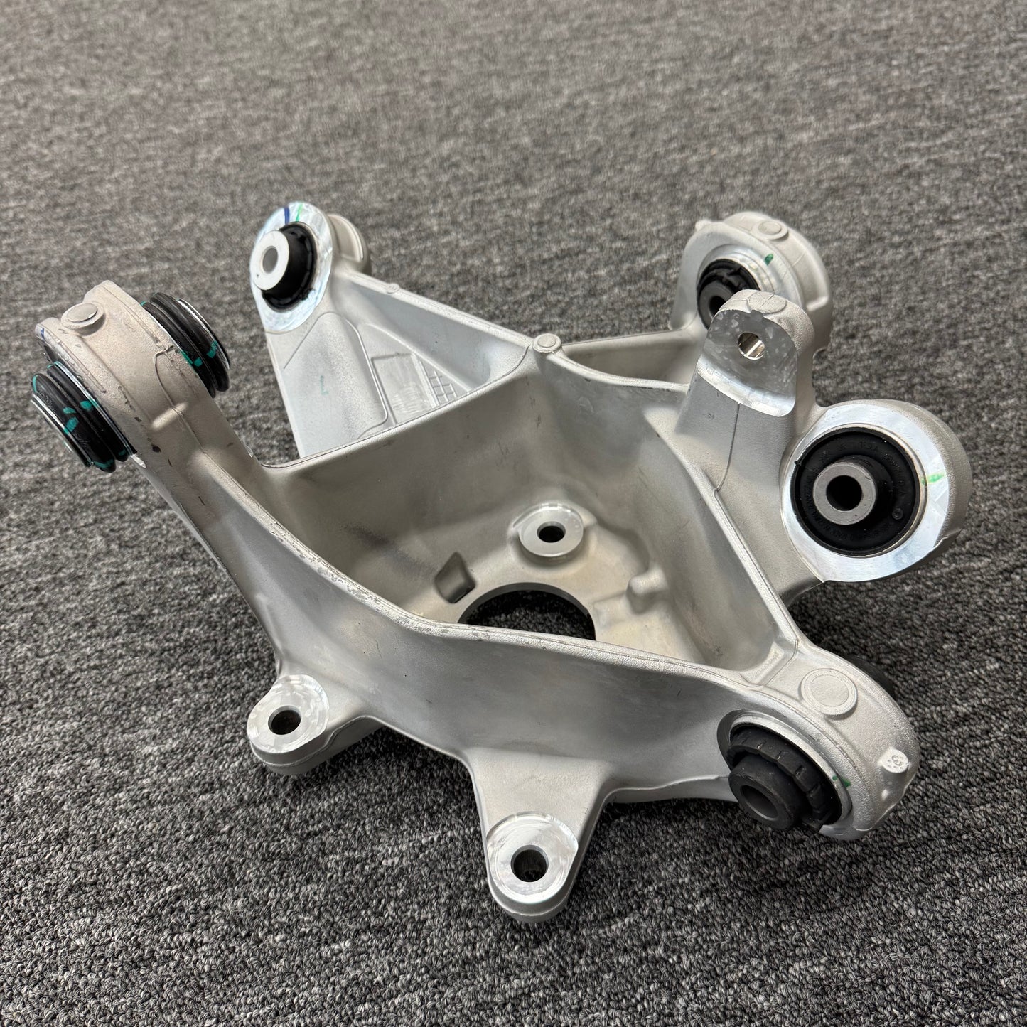 OEM For Tesla 2020-2023 Model Y Rear Right RH Steering Knuckle 1188416-00-F