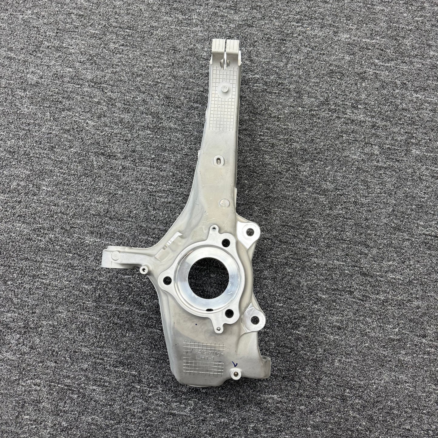 OEM For 2020-2023 Tesla Model Y Front Left Steering Knuckle 1188311-00-E