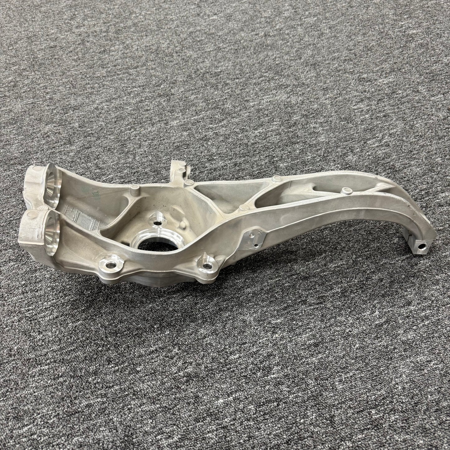 OEM For 2020-2023 Tesla Model Y Front Right Steering Knuckle 1188316-00-E