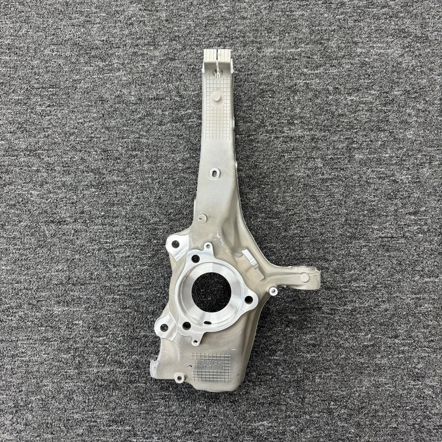 OEM For 2020-2023 Tesla Model Y Front Right Steering Knuckle 1188316-00-E