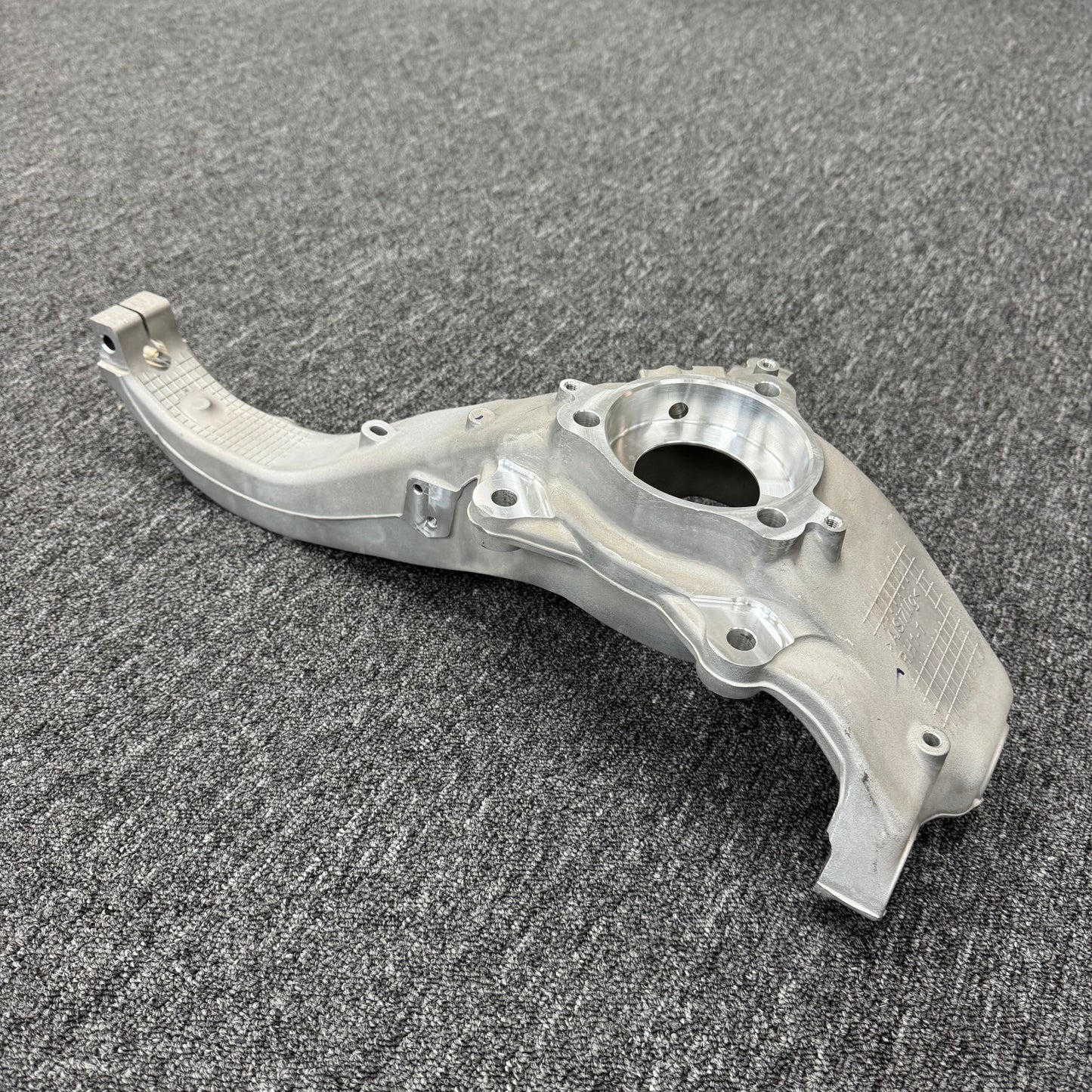 OEM For 2020-2023 Tesla Model Y Front Right Steering Knuckle 1188316-00-E