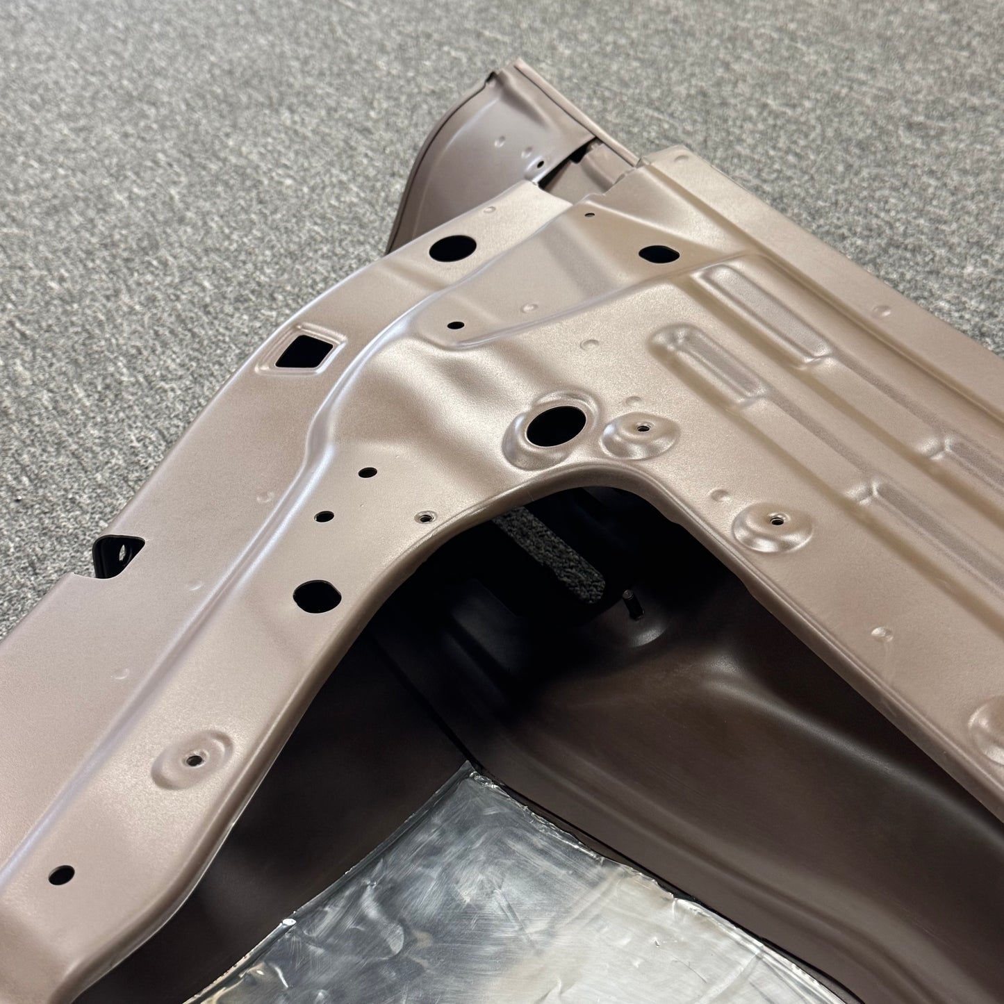 【OEM OPT】For Tesla 2017-2023 Model 3 Rear Left Door Shell Panel  1081441-E0-C