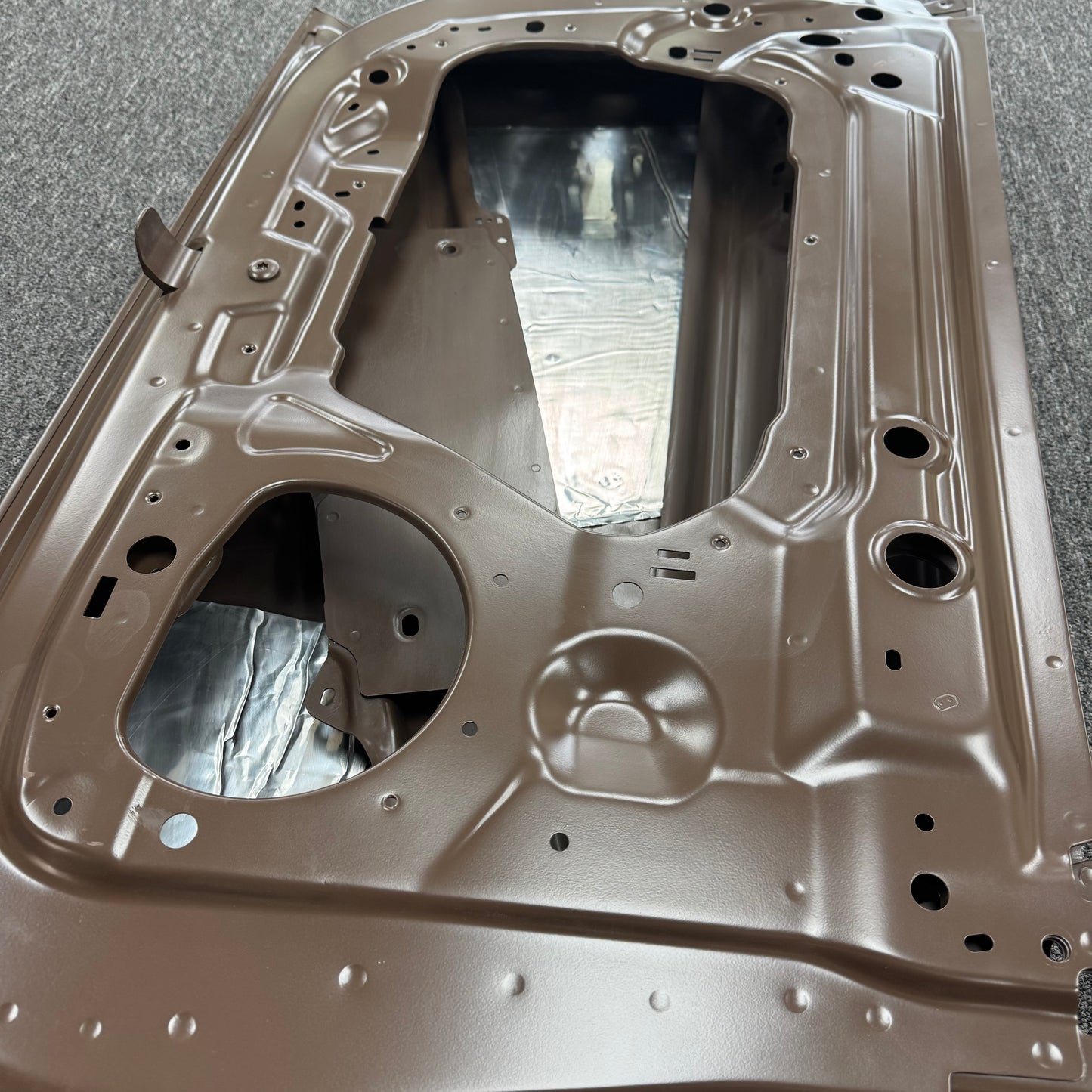 【OEM OPT】For Tesla 2024-2025 Model 3 Front Left Door Shell Panel 1751845-00-C