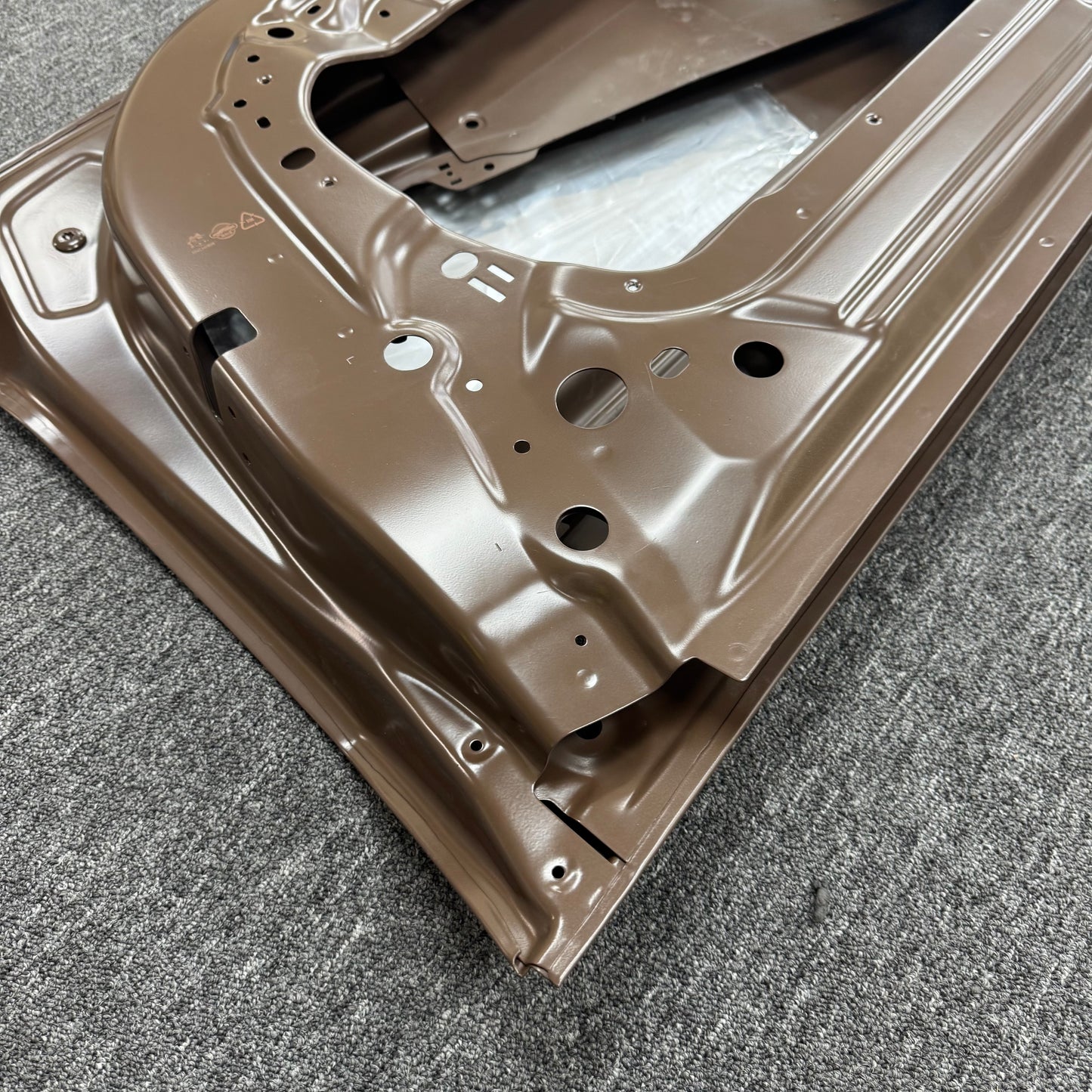【OEM OPT】For Tesla 2024-2025 Model 3 Front Right Door Shell Panel 1751846-00-C