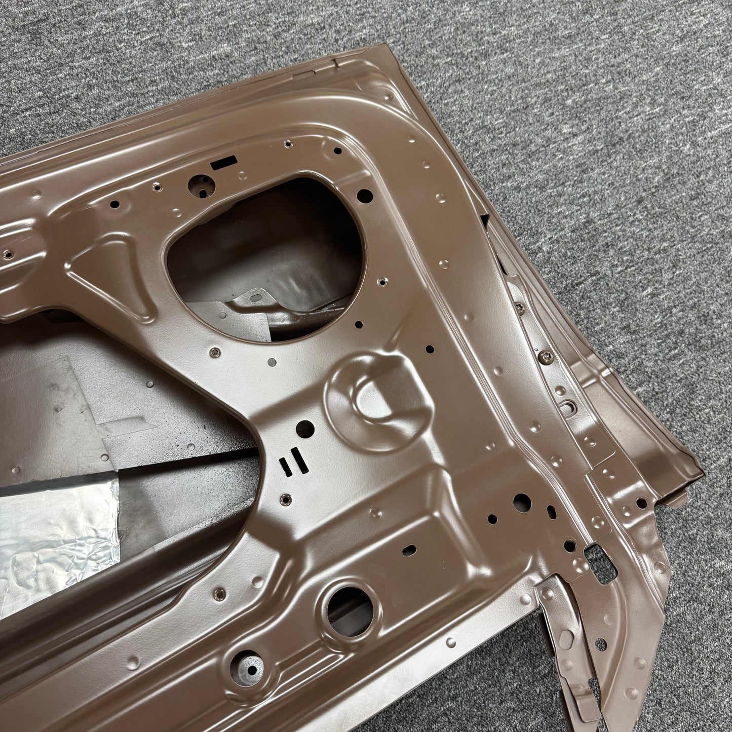 【OEM OPT】For Tesla 2024-2025 Model 3 Front Right Door Shell Panel 1751846-00-C