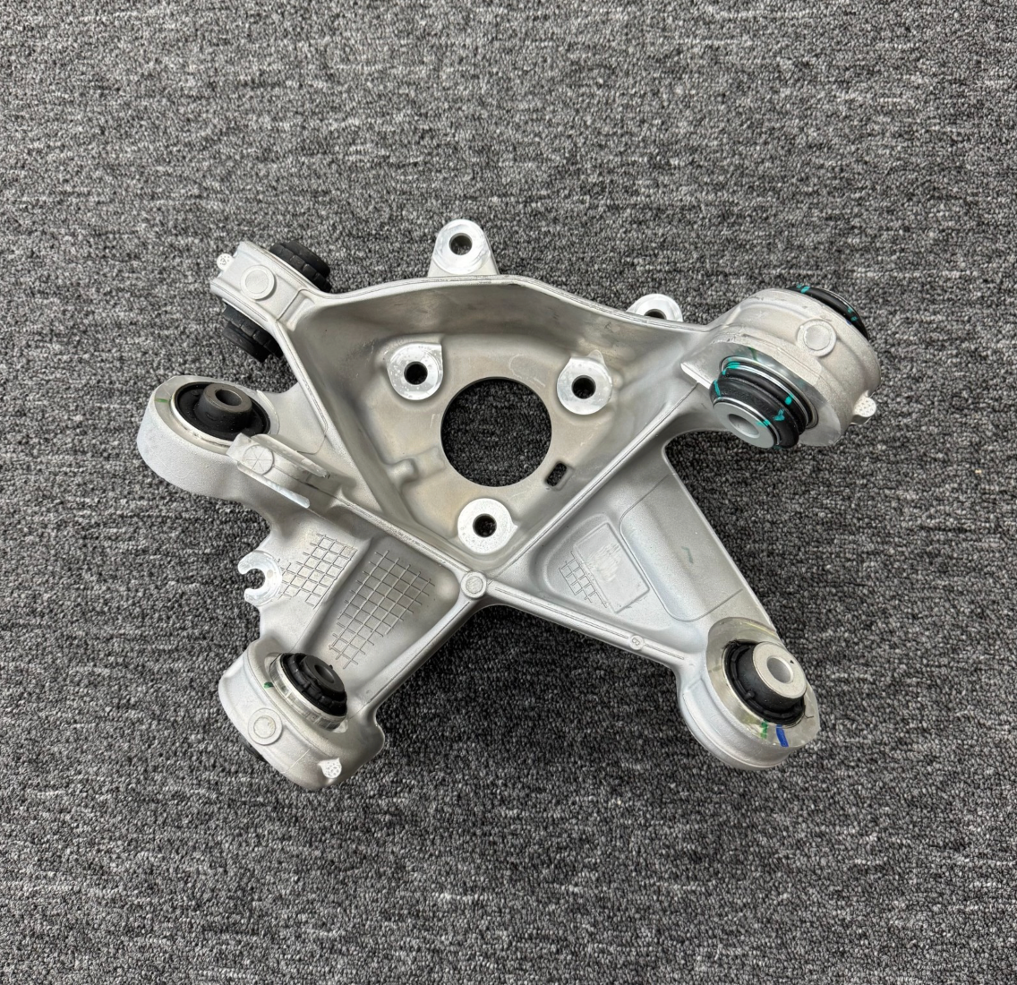 OEM For Tesla 2020-2023 Model Y Rear Right RH Steering Knuckle 1288416-00-A