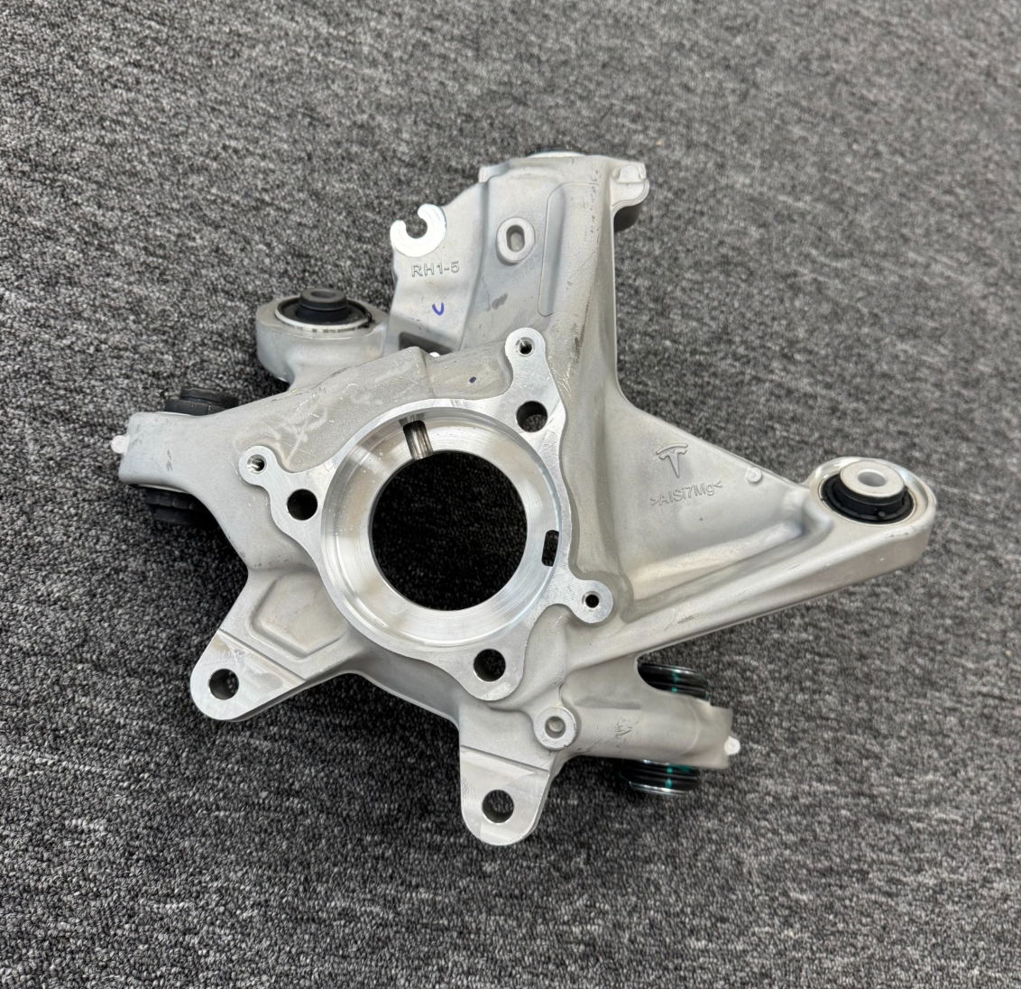 OEM For Tesla 2020-2023 Model Y Rear Right RH Steering Knuckle 1288416-00-A